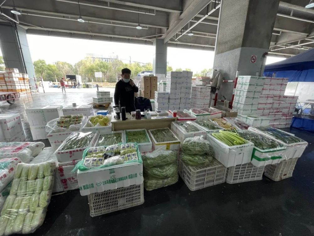 西郊农产品批发市场:保障春节期间“菜篮子”“果盘子”安全、充足